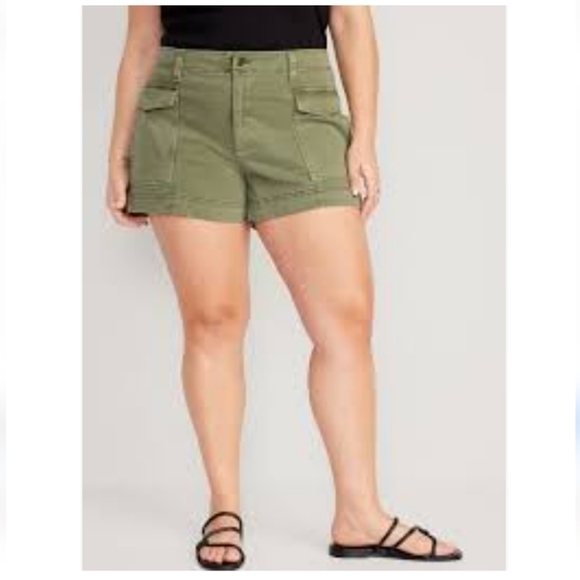 NWT Old Navy Mid Rise Cargo Short in Alpine Tundra XXL - Picture 2 of 6